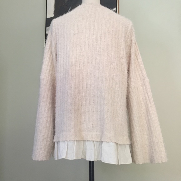 Mystree - Cozy Cream Knit Sweater, Bell Sleeves and Layered Hem, size L - Picture 2 of 8
